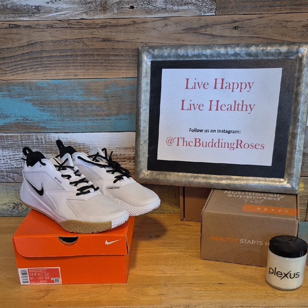 Nike White and Black Sneakers